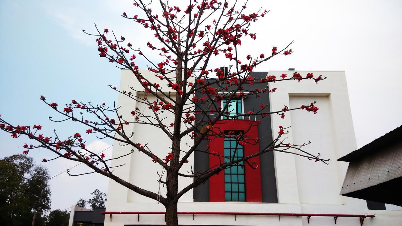 Hotel Polo Max Jabalpur Exterior foto
