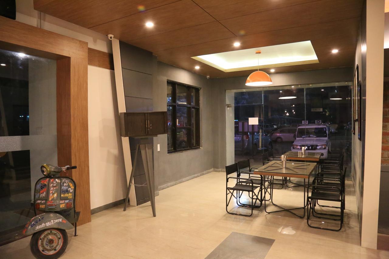 Hotel Polo Max Jabalpur Exterior foto